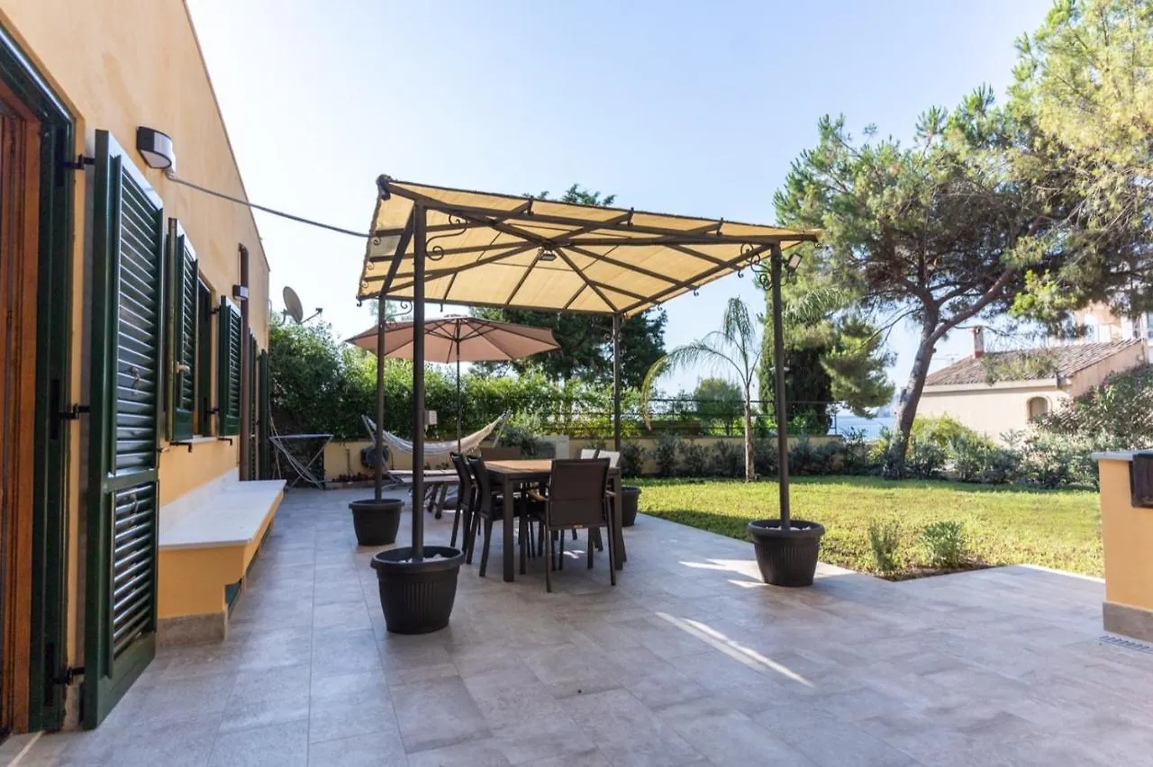 Teo House Beach Taormina Italien