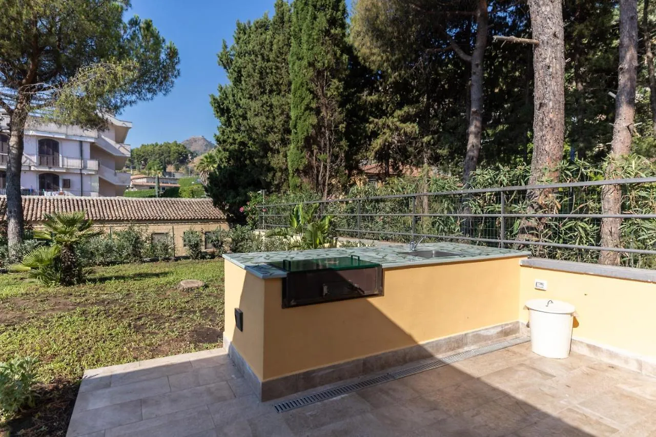 Teo House Beach Taormina 0*,
