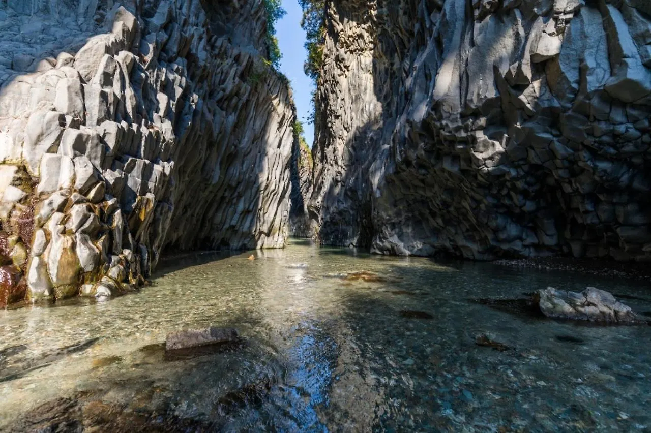 Teo House Beach Taormina Italien